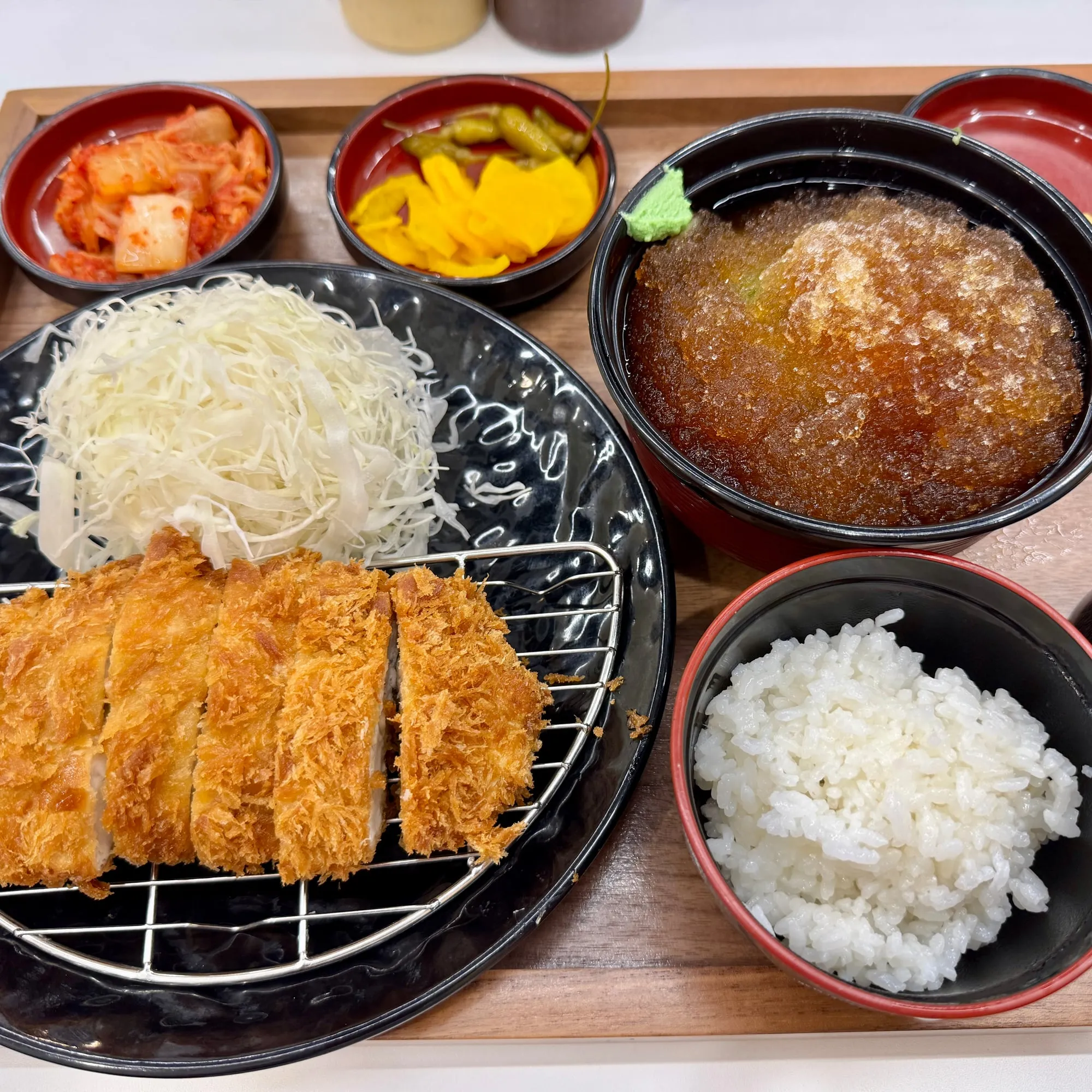 돈카츠 정식 상차림