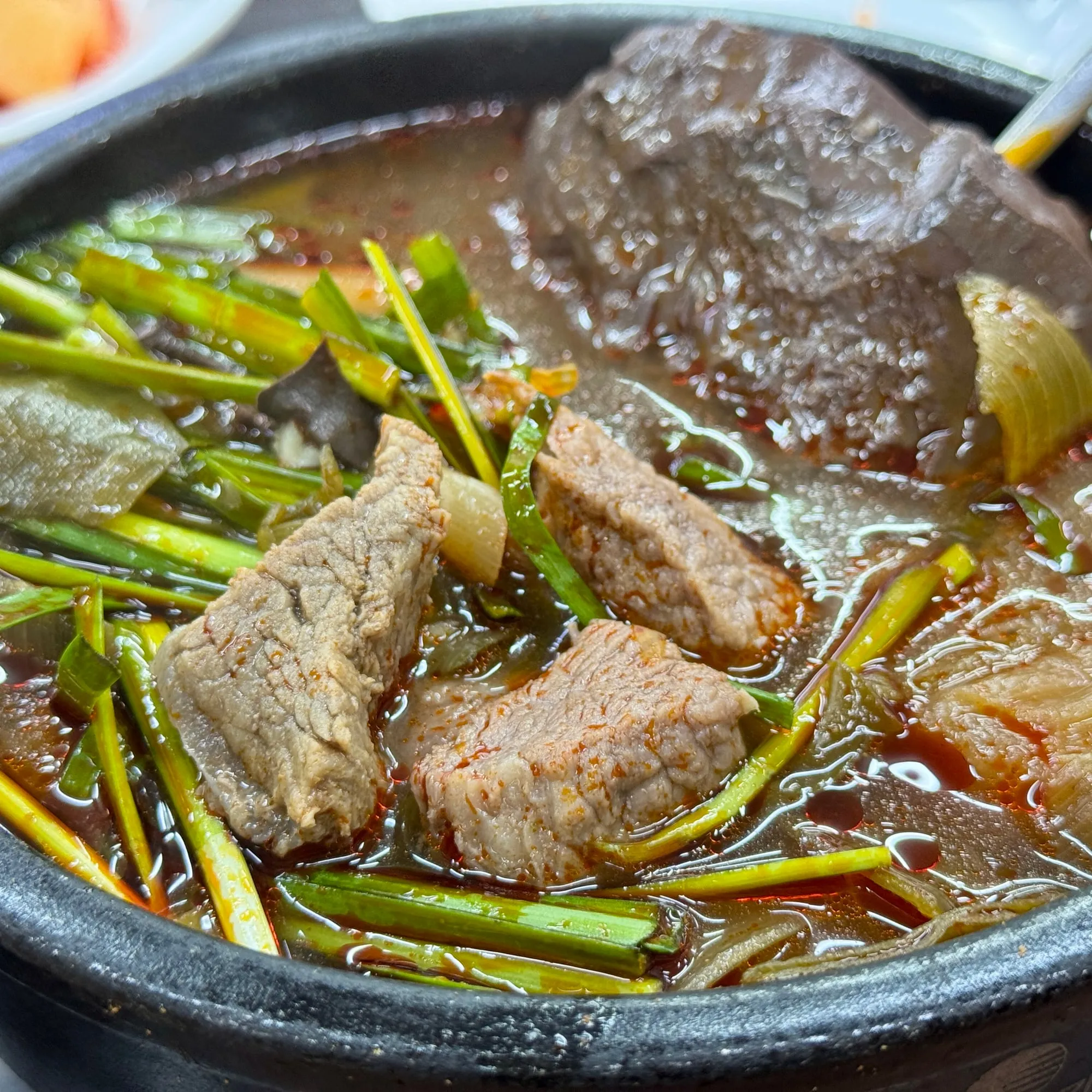 77년 세월이 느껴지는 노포의 분위기