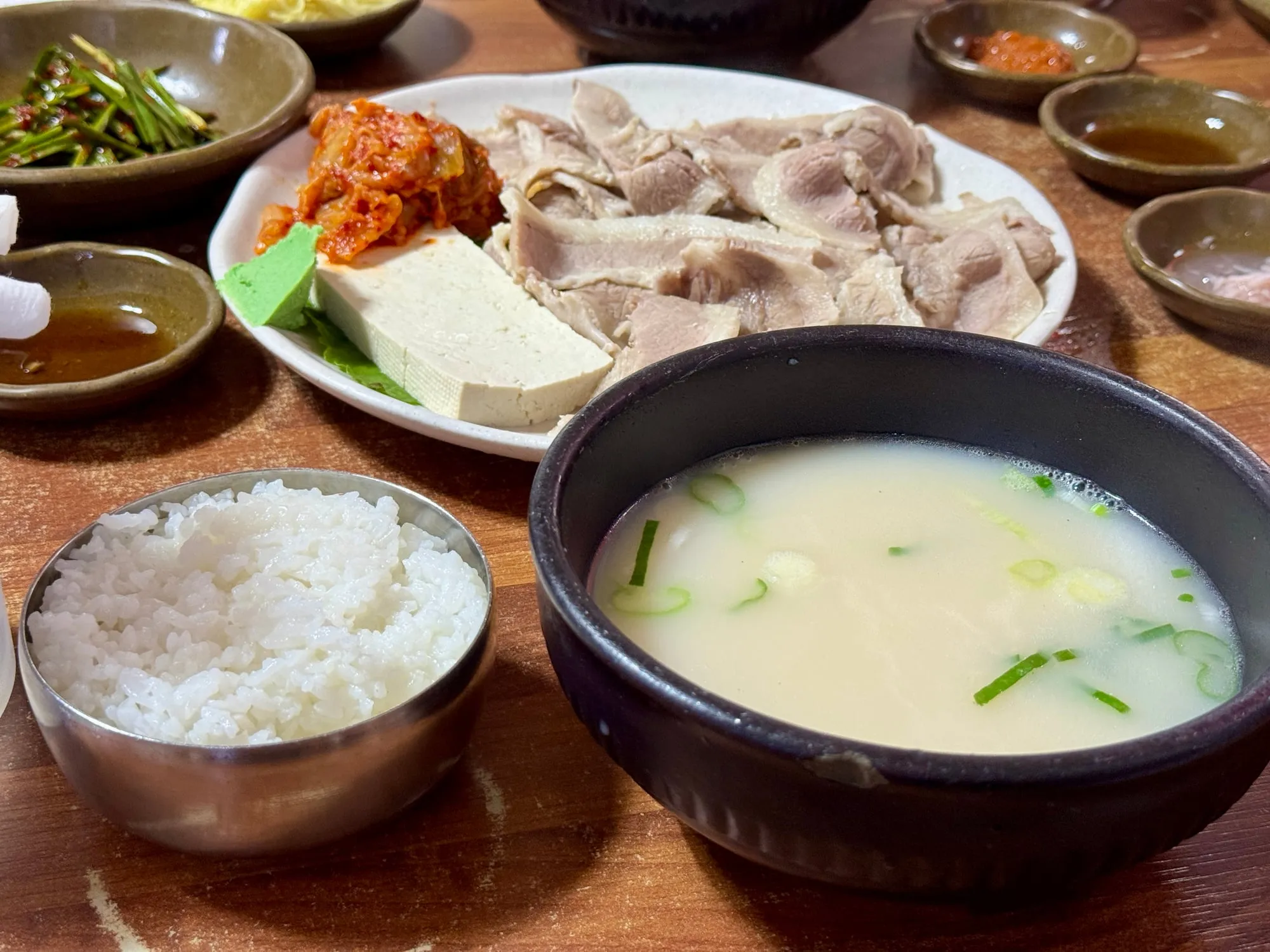 수육백반 전체