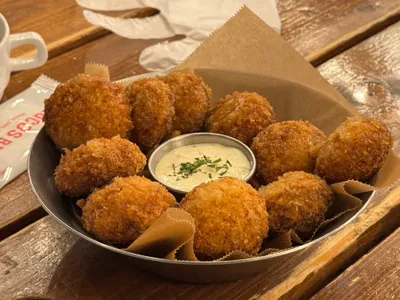 이태원 라이너스바베큐 - 비싸지만 대체 불가능한 맛