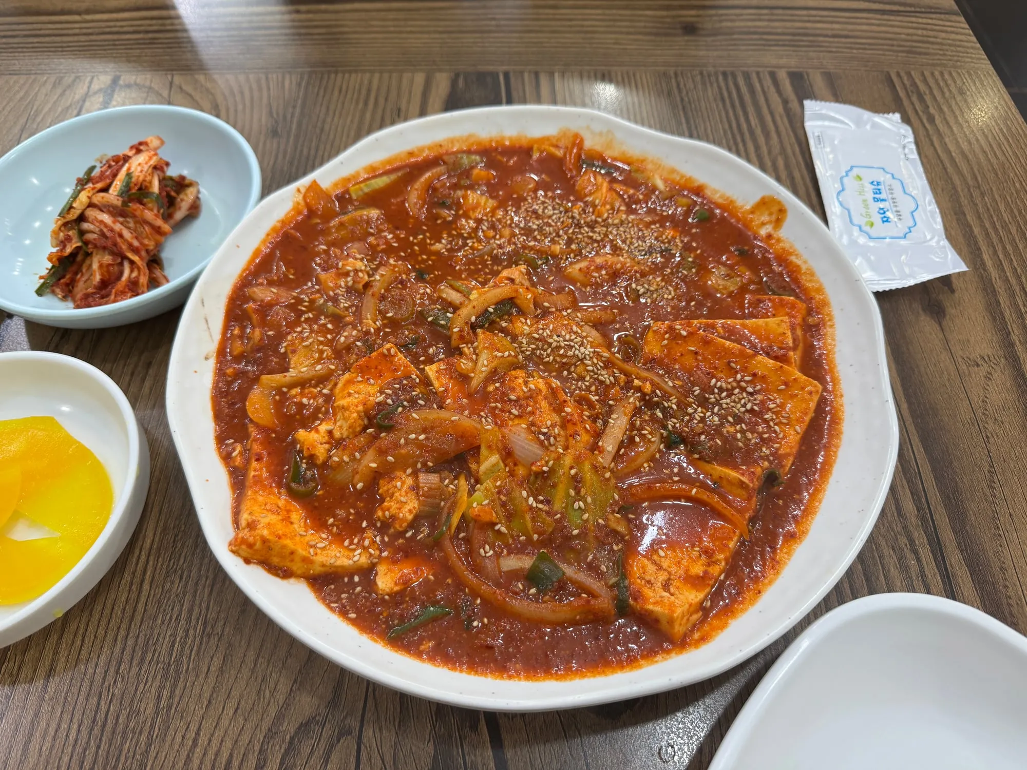 대추나무칼국수 두부두루치기