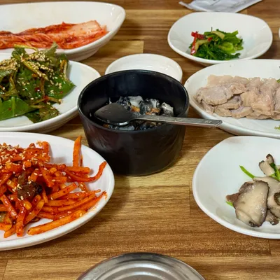 광주 산수쌈밥 - 우렁이와 수육의 정갈한 한 상