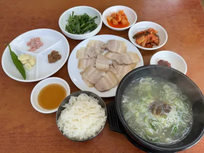 해운대 의령식당 - 7천원의 행복, 40년 돼지국밥 노포