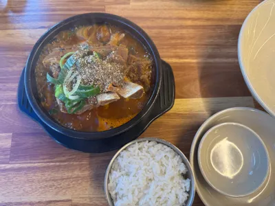 은평구 서부청기와감자탕 - 24시간 무난한 뼈해장국