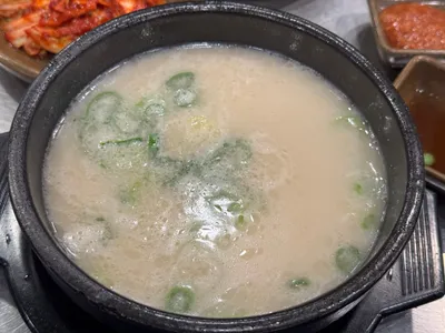 부산 수변최고돼지국밥 - 항정수육이 진짜 포인트